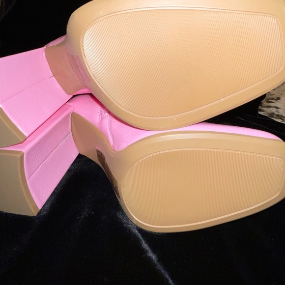 Retro Shiny Pink V-Patent Square Toe Go-Go Boots w/geo heels - NWT - Picture 12 of 13